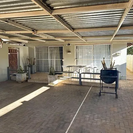 Modern 1 Bedroom Flat In Bloemfontein Exterior photo