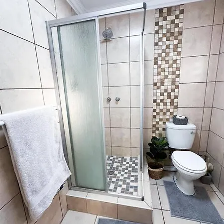 Modern 1 Bedroom Flat In Bloemfontein Exterior photo